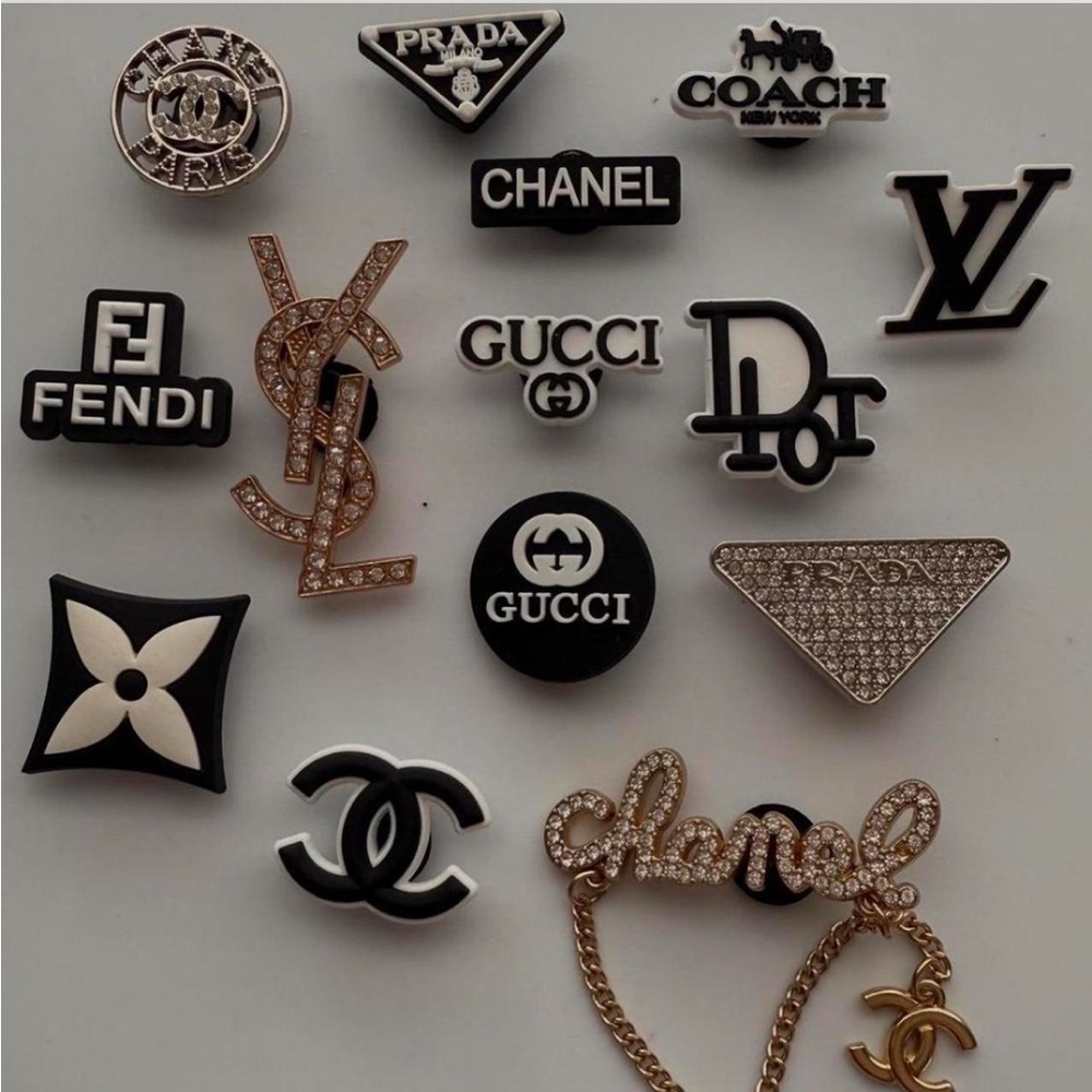 14 shoe charms